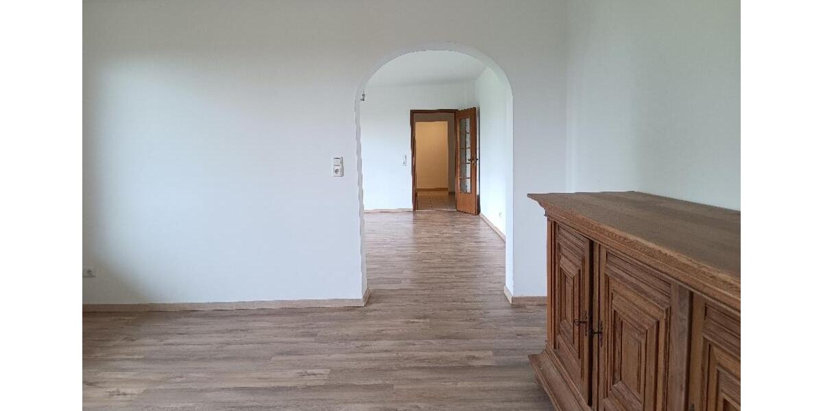 Erdgeschoßwohnung Schlangenbad - 5 Zimmer, 200 m&sup2;, 2.000&euro; | Angebot:24848187