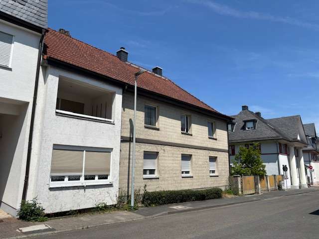 Einfamilienhaus Kelkheim - 12 Zimmer, 240 m&sup2;, 710.000&euro; | Angebot:27189836