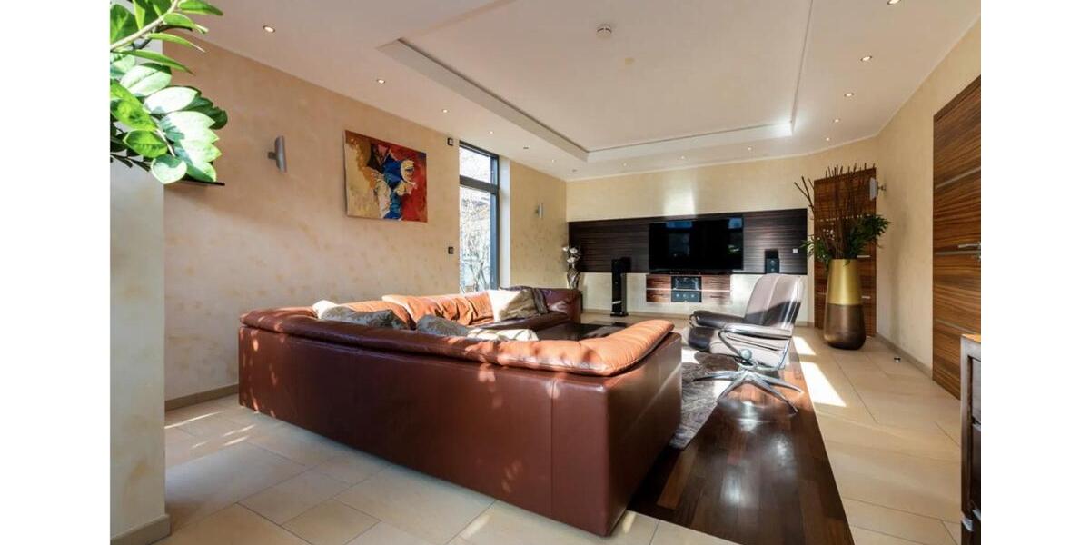 Einfamilienhaus Hofheim am Taunus - 9 Zimmer, 346 m&sup2;, 2.190.000&euro; | Angebot:27269448