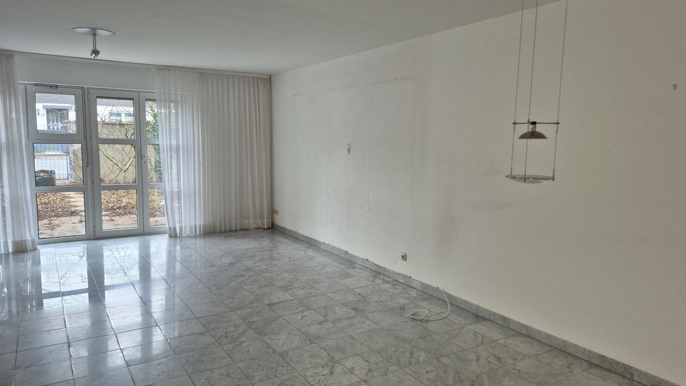 RESERVIERT! RMH mit Garage, 2 Balkonen, Garten und Terrasse - Reihenmittelhaus Wiesbaden Klarenthal | Angebot:26348335