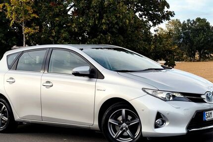 Toyota Auris 94.700 km 10.999 &euro; Liederbach 65835
