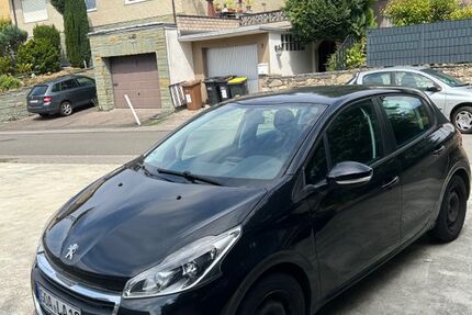 Peugeot 208 110.387 km 4.500 &euro; Gau-Algesheim 55435
