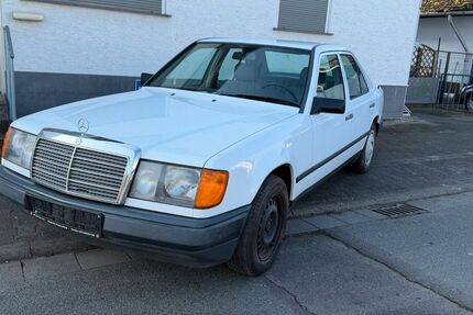 Mercedes-Benz E 230 231.075 km 4.000 &euro; Ginsheim-Gustavsburg 65462