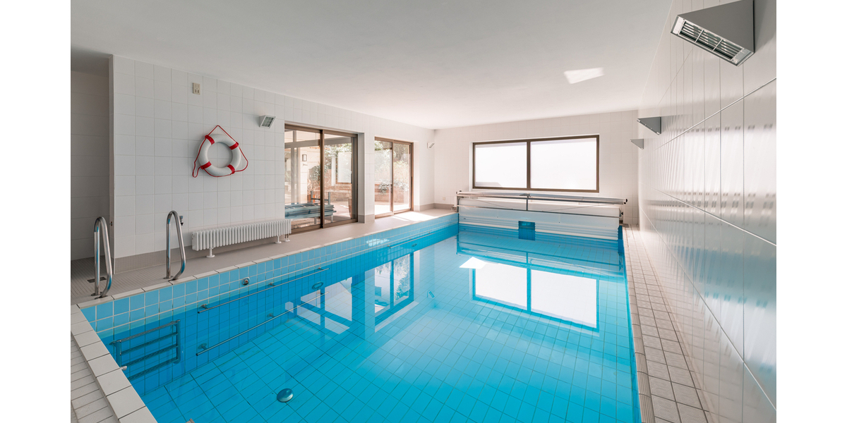 LUXURIÖSES HAUS-IN-HAUS ANWESEN MIT INDOOR-POOL IN TOPLAGE VOM KÖNIGSTEINER JOHANNISWALD - Anwesen Königstein | Angebot:26441626