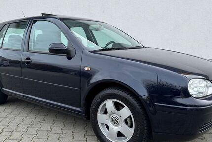 VW Golf 99.600 km 3.350 &euro; Rüsselsheim 65428