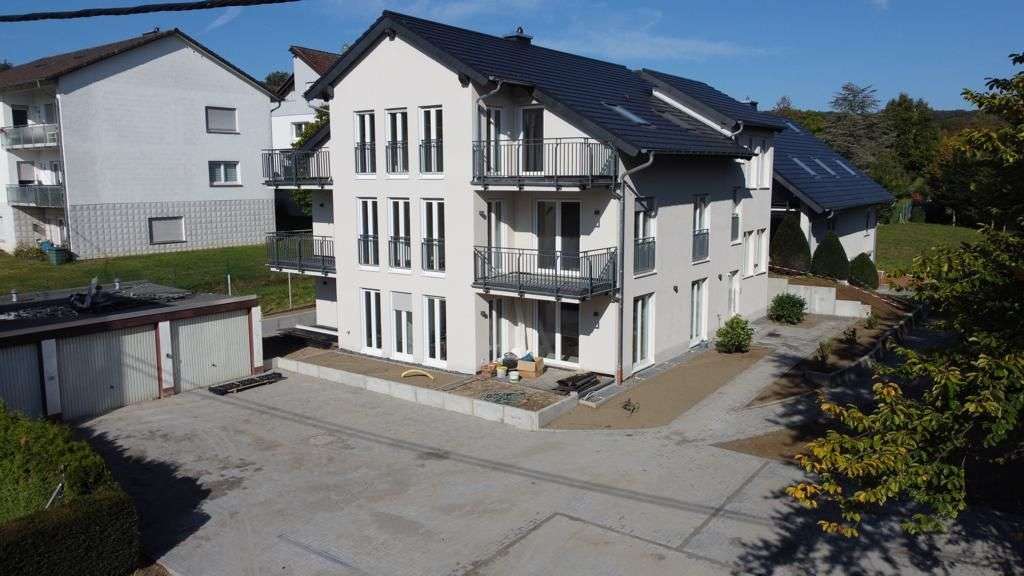Einfamilienhaus Taunusstein - 13 Zimmer, 439 m&sup2;, 1.600.000&euro; | Angebot:27217238