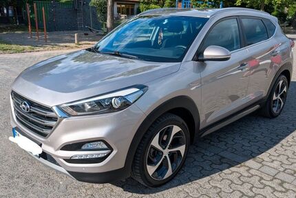 Hyundai TUCSON 154.000 km 12.400 &euro; Griesheim 64347