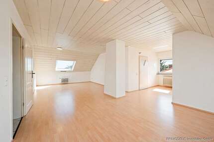 Haus Steinbach (Taunus) - 9 Zimmer, 315 m&sup2;, 779.000&euro; | Angebot:27344791