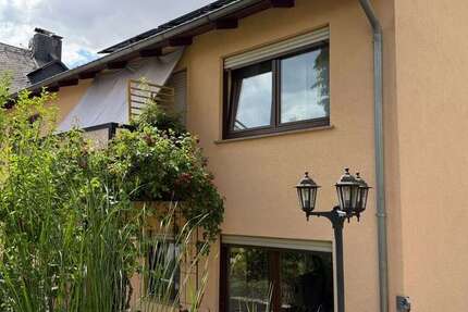 Haus Kriftel - 12 Zimmer, 263 m&sup2;, 965.000&euro; | Angebot:27298581