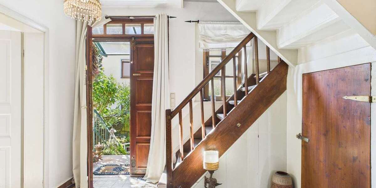 Einfamilienhaus Wiesbaden Bierstadt - 7.5 Zimmer, 225 m&sup2;, 648.000&euro; | Angebot:27056234