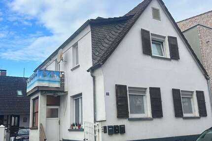 Haus Rüsselsheim am Main - 9 Zimmer, 250 m&sup2;, 565.000&euro; | Angebot:24593803