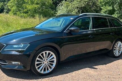 Skoda Superb 129.000 km 17.990 &euro; Eppstein 65817