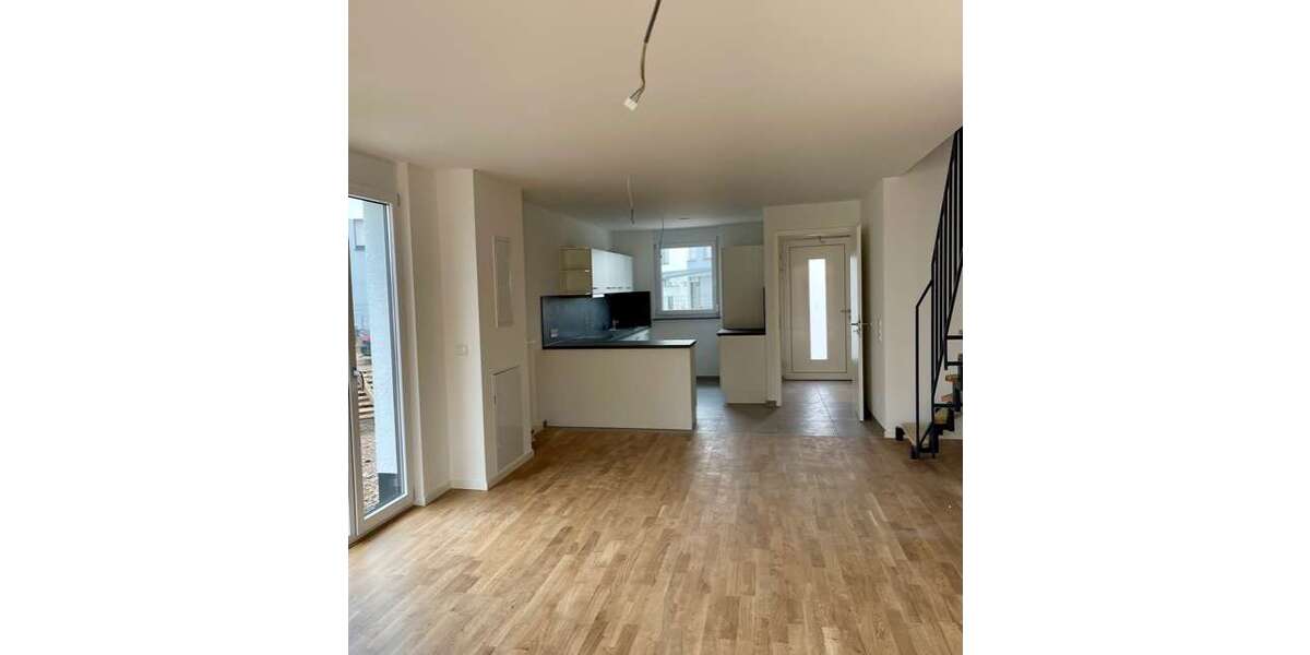 Einfamilienhaus Wiesbaden Mainz-Amöneburg - 5 Zimmer, 140 m&sup2;, 2.302&euro; | Angebot:26496582