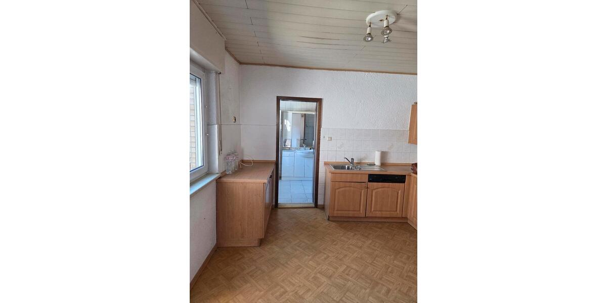 Etagenwohnung Wiesbaden Mainz-Kostheim - 5 Zimmer, 130 m&sup2;, 330.000&euro; | Angebot:27429708