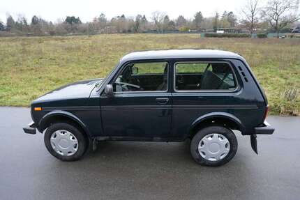 Lada Niva 42.201 km 12.990 &euro; Wiesbaden, Landeshauptstadt 65195