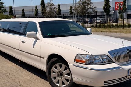 Lincoln Town Car 173.000 km 13.400 &euro; Langen 63225