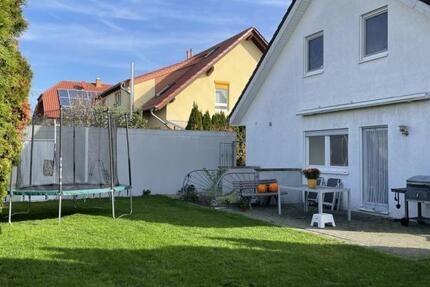 ObjNr:19772 - Neuwertiges, freistehendes ;ehrgenerationenhaus mit schönem Gaten, Garage und Terrassen - Haus Sprendlingen | Angebot:23602615