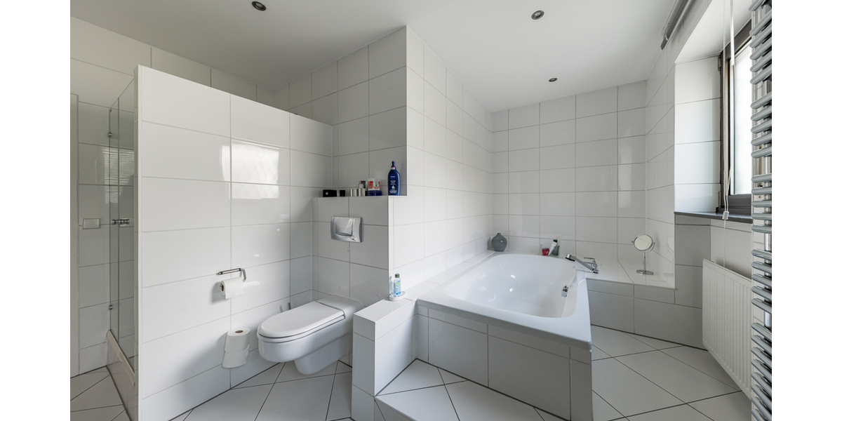 LUXURIÖSES HAUS-IN-HAUS ANWESEN MIT INDOOR-POOL IN TOPLAGE VOM KÖNIGSTEINER JOHANNISWALD - Anwesen Königstein | Angebot:26441626
