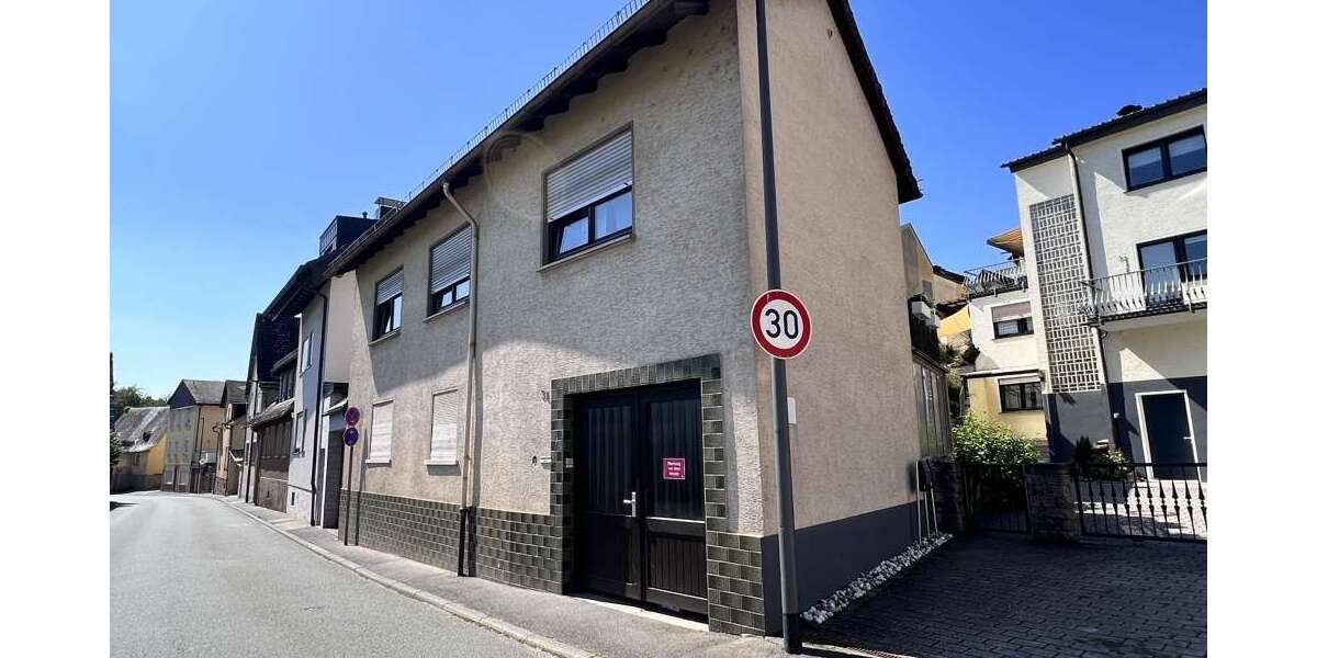 Einfamilienhaus Kiedrich - 8 Zimmer, 220 m&sup2;, 435.000&euro; | Angebot:27396321