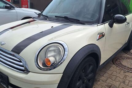 Mini ONE 143.802 km 2.900 &euro; Idstein 65510