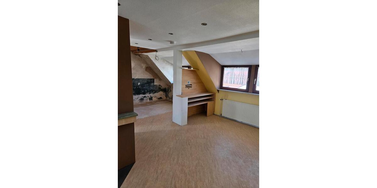 Dachgeschoßwohnung Wiesbaden Mainz-Kostheim - 2 Zimmer, 50 m&sup2;, 125.000&euro; | Angebot:27429704