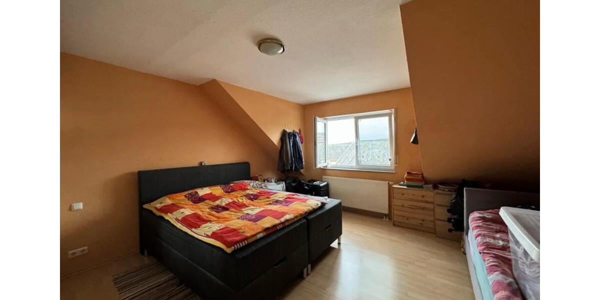 Dachgeschoßwohnung Gau-Bickelheim Bickelheim - 5 Zimmer, 125 m&sup2;, 250.000&euro; | Angebot:27433098