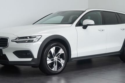 Volvo V60 Cross Country 63.233 km 32.950 &euro; Wiesbaden 65205