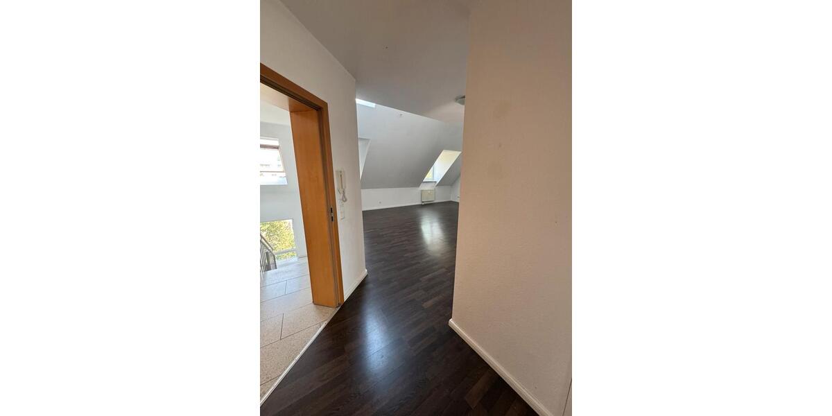 Dachgeschoßwohnung Wiesbaden Mainz-Kastel - 2 Zimmer, 54 m&sup2;, 249.000&euro; | Angebot:27295735