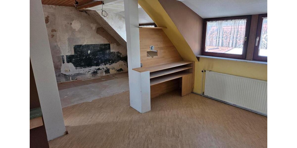Dachgeschoßwohnung Wiesbaden Mainz-Kostheim - 2 Zimmer, 50 m&sup2;, 125.000&euro; | Angebot:27429704