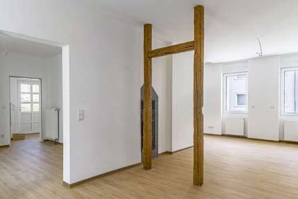 Haus Wiesbaden Bierstadt - 6 Zimmer, 212 m&sup2;, 595.000&euro; | Angebot:26977130
