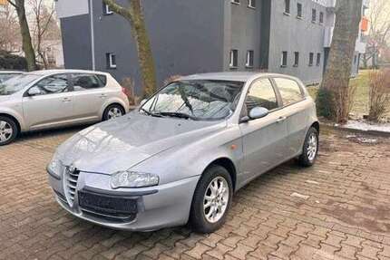 Alfa Romeo 147 181.511 km 800 &euro; Bad Soden 65812