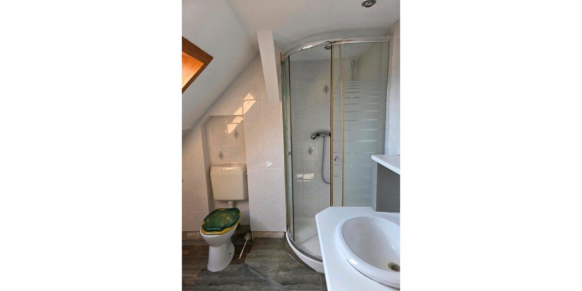Dachgeschoßwohnung Wiesbaden Mainz-Kostheim - 2 Zimmer, 50 m&sup2;, 125.000&euro; | Angebot:27429704