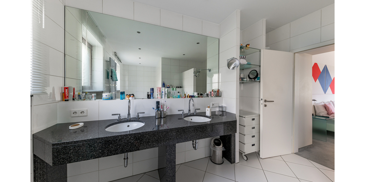 LUXURIÖSES HAUS-IN-HAUS ANWESEN MIT INDOOR-POOL IN TOPLAGE VOM KÖNIGSTEINER JOHANNISWALD - Anwesen Königstein | Angebot:26441626