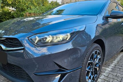Kia ceed / Ceed 63.000 km 11.900 &euro; Wiesbaden 65187
