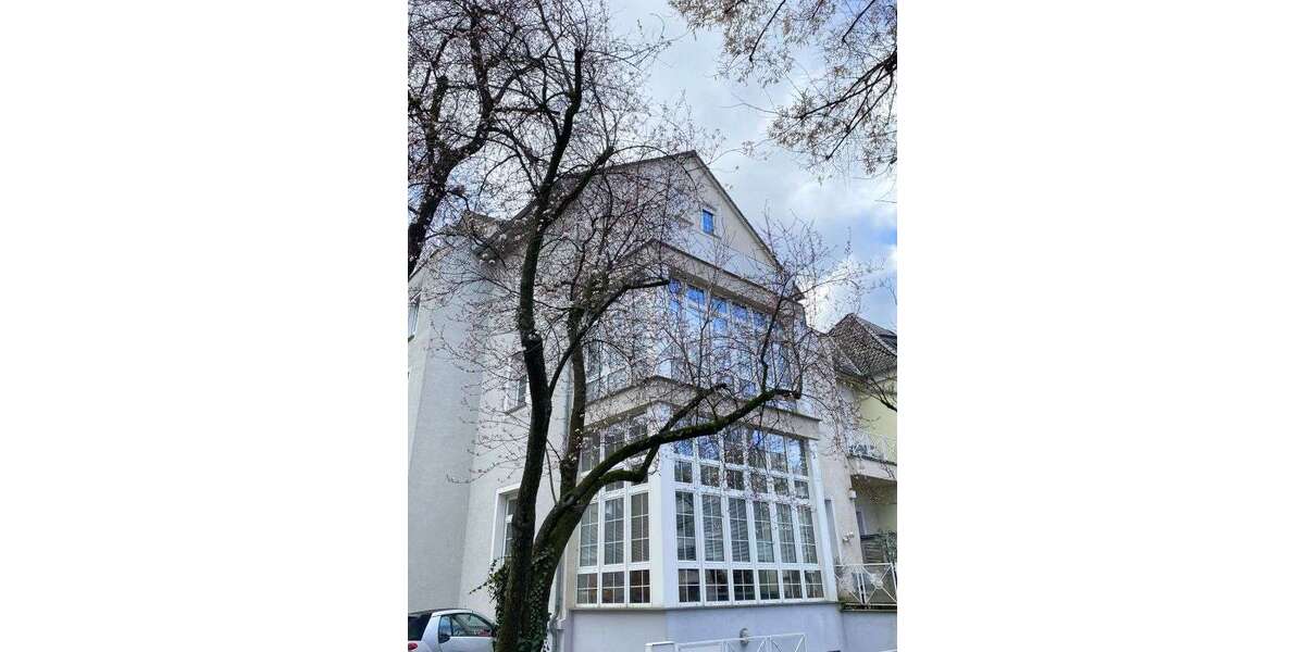 Etagenwohnung Wiesbaden Bierstadt - 4 Zimmer, 140 m&sup2;, 2.350&euro; | Angebot:27487692