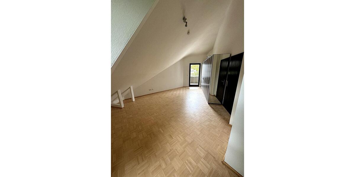 Dachgeschoßwohnung Wiesbaden Biebrich - 2 Zimmer, 88 m&sup2;, 1.315&euro; | Angebot:26662447