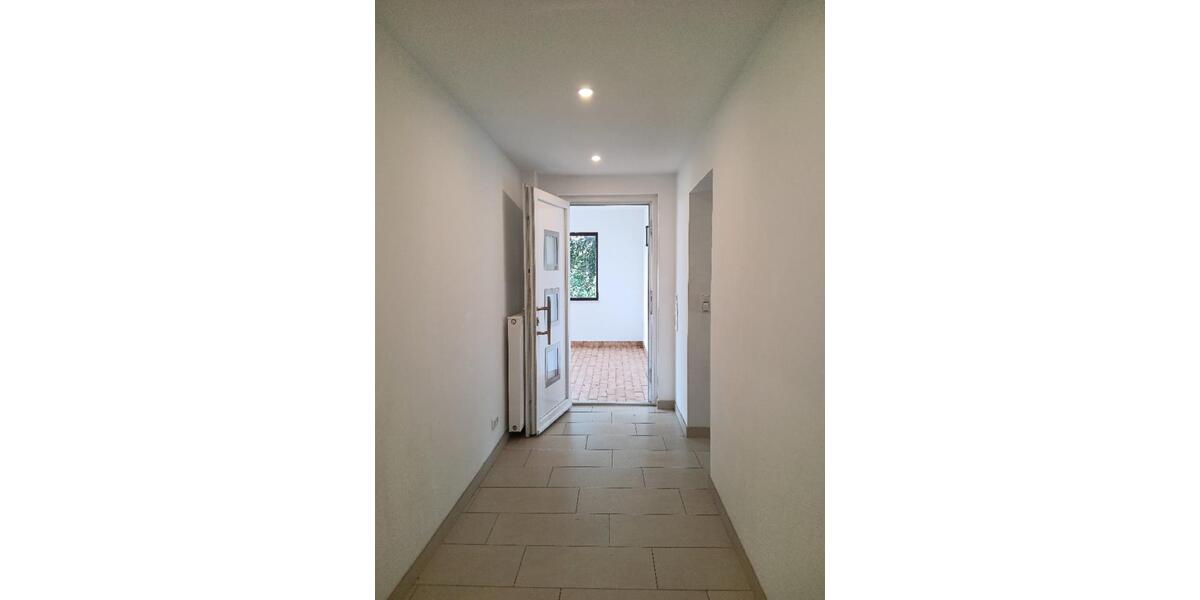 Erdgeschoßwohnung Schlangenbad - 5 Zimmer, 200 m&sup2;, 2.000&euro; | Angebot:24848187