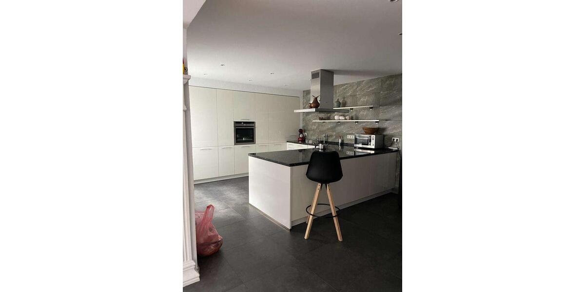 Bungalow Sulzbach (Taunus) - 4 Zimmer, 170 m&sup2;, 2.200&euro; | Angebot:26429353
