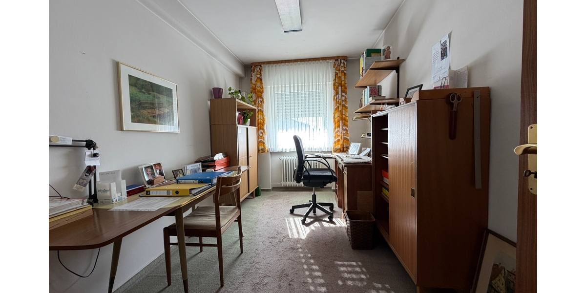 Attraktives Mehrfamilienhaus mit Potenzial in Wiesbaden Biebrich - Mehrfamilienhaus, Wohnhaus Wiesbaden Biebrich | Angebot:27210735