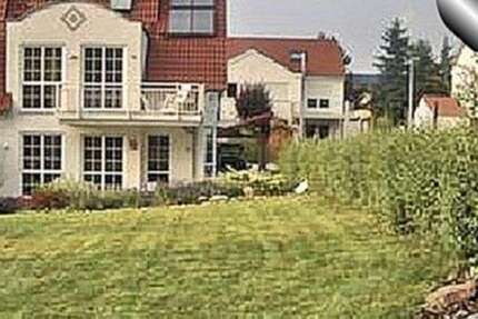 Haus Taunusstein - 7 Zimmer, 220 m&sup2;, 750.000&euro; | Angebot:27504389
