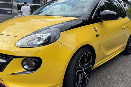 Opel Adam 99.800 km 8.899 &euro; Eppstein 65817