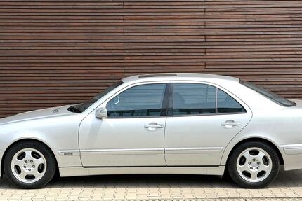 Mercedes-Benz E 220 83.000 km 12.900 &euro; Geisenheim 65366