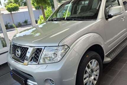 Nissan Pathfinder 188.000 km 19.500 &euro; Wiesbaden 65195