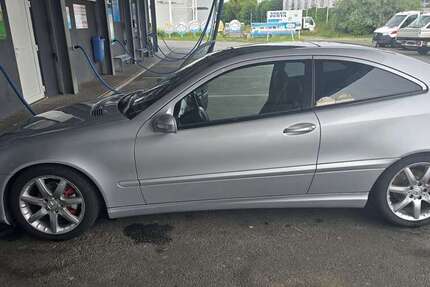 Mercedes-Benz CL 220 208.100 km 2.300 &euro; Trebur 65468