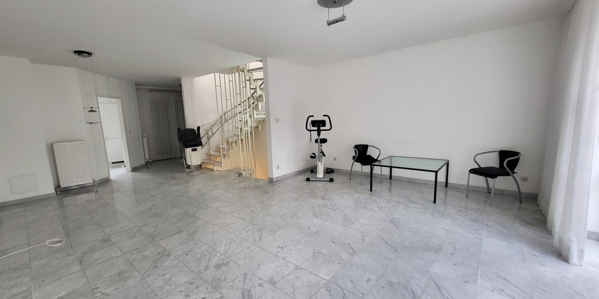 RESERVIERT! RMH mit Garage, 2 Balkonen, Garten und Terrasse - Reihenmittelhaus Wiesbaden Klarenthal | Angebot:26348335