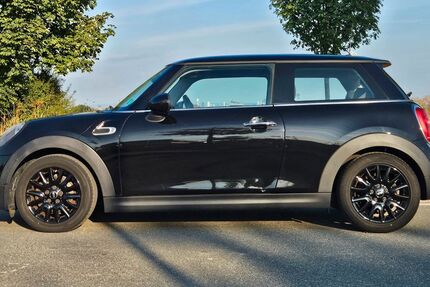 Mini ONE 167.568 km 8.499 &euro; Kelkheim 65779