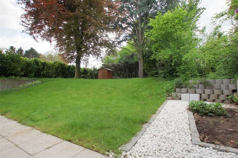 Etagenwohnung Schwalbach - 3.5 Zimmer, 124 m&sup2;, 1.850&euro; | Angebot:27484298