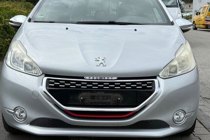 Peugeot 208 77.472 km 7.999 &euro; Kelkheim 65779