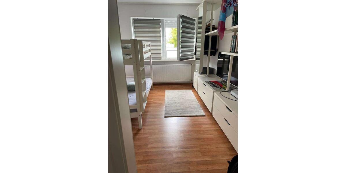 Bungalow Sulzbach (Taunus) - 4 Zimmer, 170 m&sup2;, 2.200&euro; | Angebot:26429353