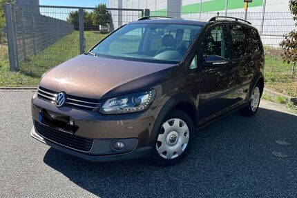 VW Touran 208.000 km 4.900 &euro; Nauheim 64569